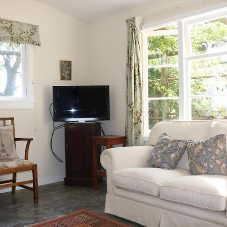 The Leafy Flat Apartment Havelock North Exterior foto